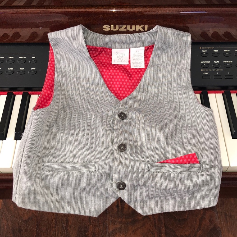 Boys Three Button Vest 4T